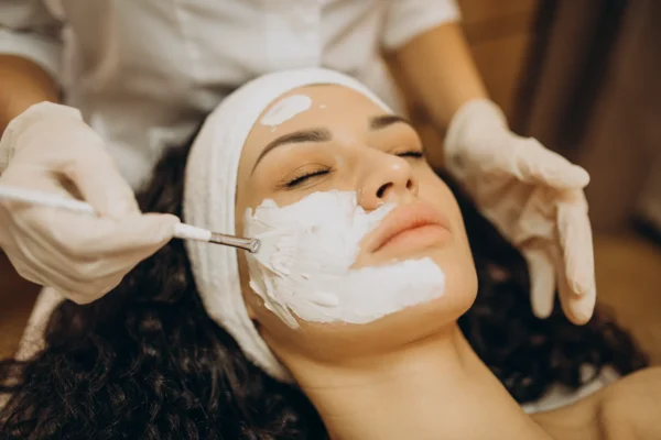 Cosmetician – Practică Avansată