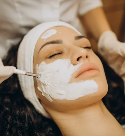 woman-visiting-cosmetologist-making-rejuvenation-procedures (1)